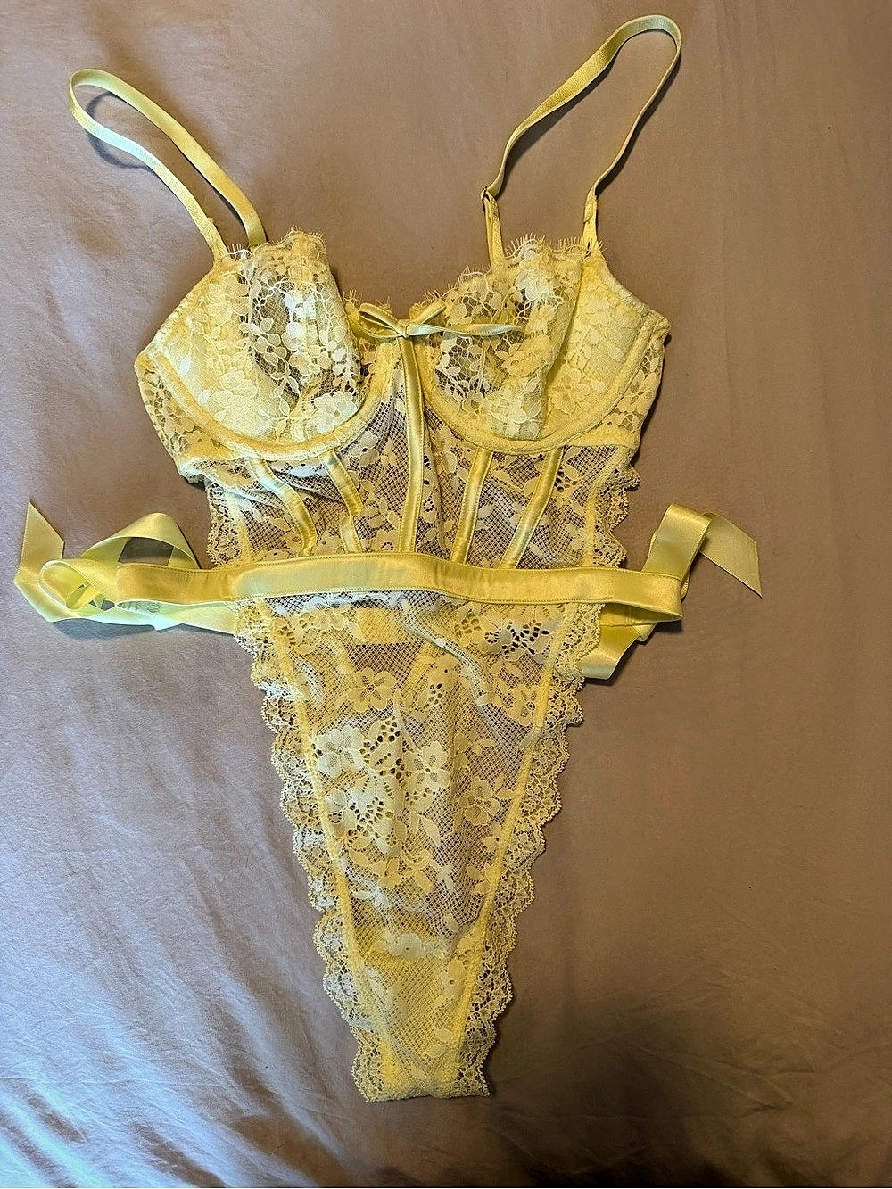 Victoria's Secret Dream Angels Wicked Unlined Lace Teddy Lemonade size Small